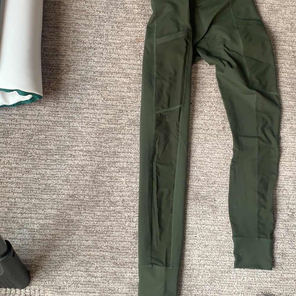 Fabletics leggings - Picture 2 of 3